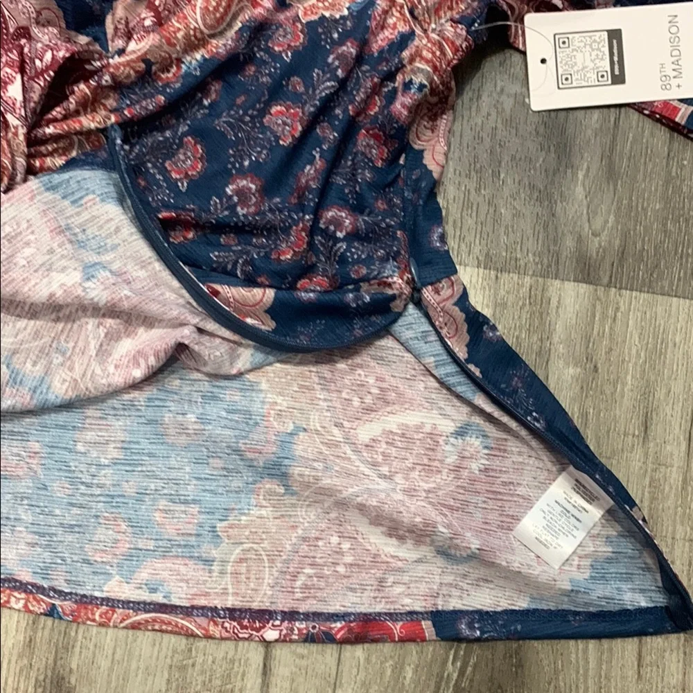 NWT Paisley Print V-Neck Top Side Zip - Picture 14 of 17